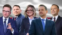 Pięciu polityków w garniturach na tle polskiej flagi.