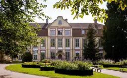 Oddział sztuki nowoczesnej Gdańsk – historia, wystawy i architektura