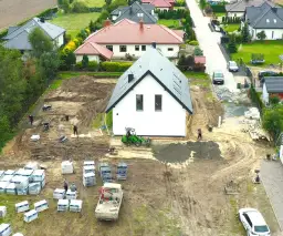 Jak zrobić podjazd z betonu - uniknij najczęstszych błędów w budowie