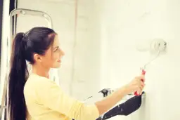 Jak pomalować glazurę? Sprawdź triki eksperta i uniknij błędów