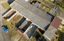 Budowa budynku gospodarczego: 3 drogi do legalności. Wybierz swoją!