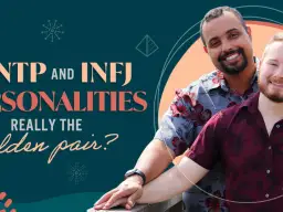 ENFP i INFJ: czy to złota para? Dwóch uśmiechniętych mężczyzn w kwiecistych koszulach.