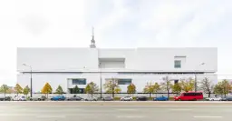 Muzeum sztuki nowoczesnej plac Defilad: wyjątkowe wystawy i architektura