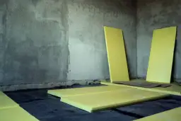 Jaki styropian pod wylewkę wybrać, aby uniknąć strat ciepła?