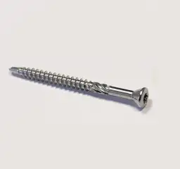 Wkręty do elewacji drewnianej: Jaki wybrać? Poradnik eksperta