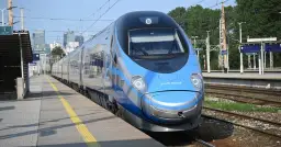 Warszawa nad morze pociągiem: Szybkość, cena, komfort wybierz!