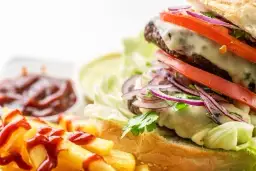 Co zjeść w Katowicach? Odkryj najlepsze lokalne specjały i restauracje