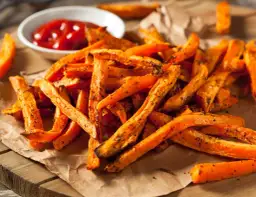 Frytki z warzyw: 15 przepisów na chrupiące i zdrowe alternatywy