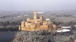 Zamek w Stobnicy: kontrowersje dotyczące jego prawdziwego przeznaczenia