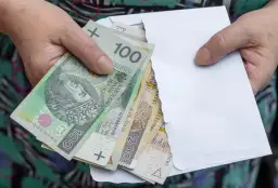 Czy przy rencie rodzinnej należy się trzynastka? Sprawdź szczegóły!