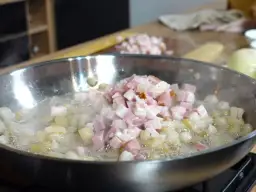 Jak zrobić smalec z boczkiem wędzonym - prosty przepis na smalec