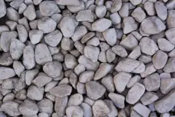 Skuteczne metody czyszczenia kamieni ogrodowych - pozbądź się zabrudzeń!