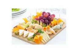 Ile kosztuje catering na 15 osób? Ceny, oferty i ważne czynniki