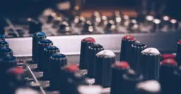 Jak zarabiać na muzyce w internecie? 10 sprawdzonych sposobów