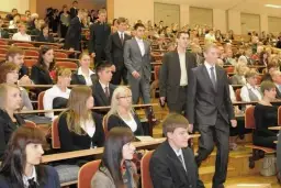 Bezrobocie po studiach: Jak uniknąć trudności w znalezieniu pracy?