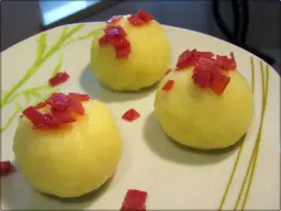 Stwórz pyszne domowe pyzy z mięsem z gotowanych ziemniaków!