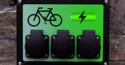 Jak długo ładować rower elektryczny? Czas ładowania, który musisz znać