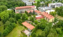 Nida-Zdrój Busko-Zdrój: Jak łatwo dojechać i co znajdziesz obok?