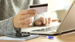 Czy mąż może przelać żonie pieniądze bez podatku? Sprawdź zasady