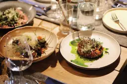 Gdzie zjeść w Warszawie? 70+ miejsc na każdą okazję i budżet