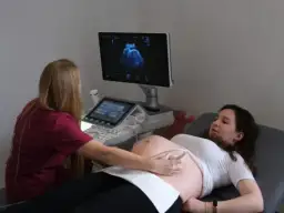 Potwierdzenie ciąży u ginekologa: Czy badanie na fotelu wystarczy?