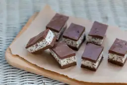 Gdzie kupić wegańskie ptasie mleczko? Sprawdź najlepsze oferty!