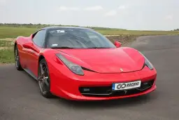 Kim był Ferrari? Poznaj tajemnice Enzo i Amadeusza Ferrari