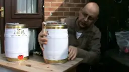 Jak lać piwo z beczki 5l, aby uniknąć nadmiernej piany i błędów