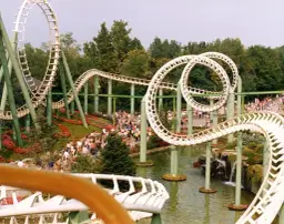 Gardaland: limiti altezza attrazioni 2025 e guida per famiglie