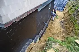 Jak zrobić izolację poziomą w starym budynku bez zbędnych kosztów