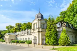 Pałac w Nałęczowie: historia, architektura i tajemnice do odkrycia