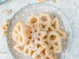 Jakie są tajemnice przygotowywania rozetek w foremkach? Poradnik