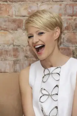 Fryzura Kożuchowskiej: jak obciąć włosy w domu - 7 kroków