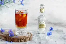 Odkryj przepisy na orzeźwiające drinki z herbatą, które zachwycą