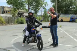 Ile godzin praktyki na prawo jazdy? Sprawdź wymagania dla kategorii