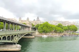 Nad jaką rzeką leży Paryż? Odkryj tajemnice Sekwany