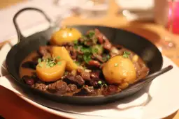 Eger gdzie zjeść: najlepsze restauracje i lokalne smaki, które musisz spróbować