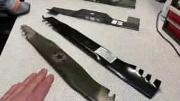 Odkręcasz nóż kosiarki? Sprawdź kierunek i uniknij błędów!