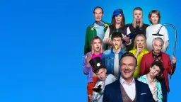 Grupa ludzi z zabawnymi minami, jeden z gwizdkiem, inny z prysznicem. Kto się śmieje ostatni?