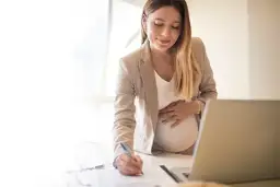 Jak powiedzieć pracodawcy o ciąży i L4, aby uniknąć problemów?