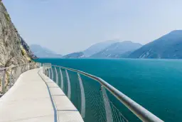 Najlepsza trasa rowerowa nad Jeziorem Garda z zapierającymi widokami