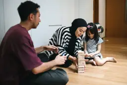 Dochód netto czy brutto do zasiłku rodzinnego? Ekspert wyjaśnia!