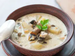 Jak zrobić zupę pieczarkową – prosty przepis, który zachwyci smakoszy