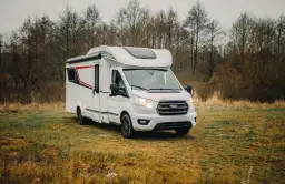 Kamper: kupić czy wynająć? Ile kosztuje wolność na kołach?