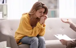 Psychoterapia w nerwicy lękowej - jak skutecznie przezwyciężyć lęk