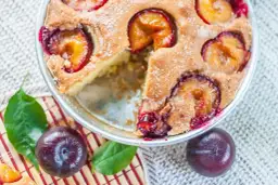 Jak zrobić placek ze śliwkami – prosty przepis na pyszne ciasto