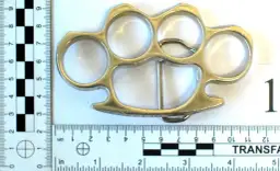 Co to kastet? Historia, rodzaje i przepisy dotyczące broni