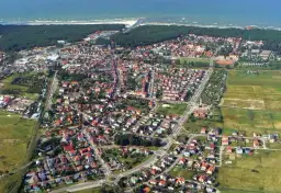 Łeba ile mieszkańców - zaskakujące dane o populacji i sezonowych zmianach