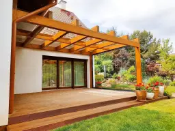 Idealne zadaszenie tarasu? Porównaj typy, koszty i uniknij błędów!