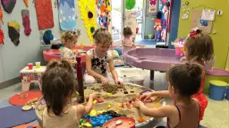 Zajęcia sensoryczne: Klucz do rozwoju dziecka przez zabawę